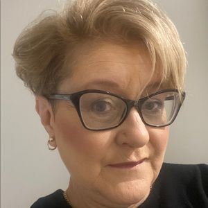 Meet your Posher, Alana